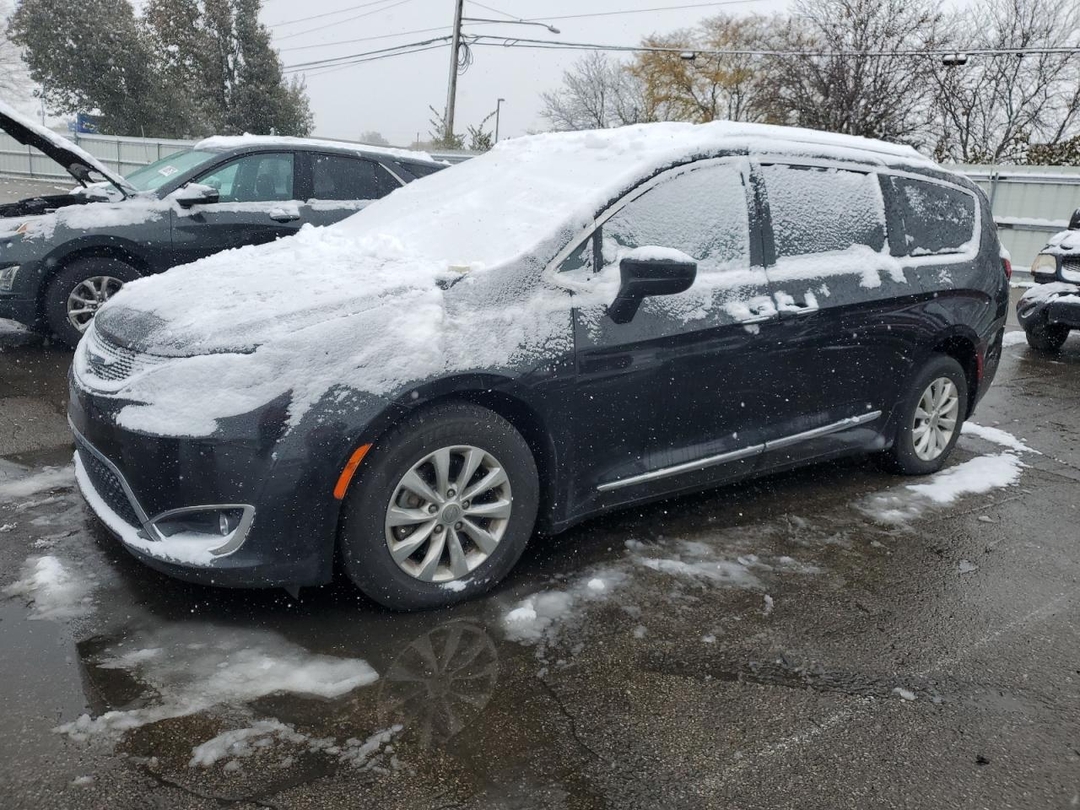 Вид 2018 CHRYSLER PACIFICA TOURING L, угол 1