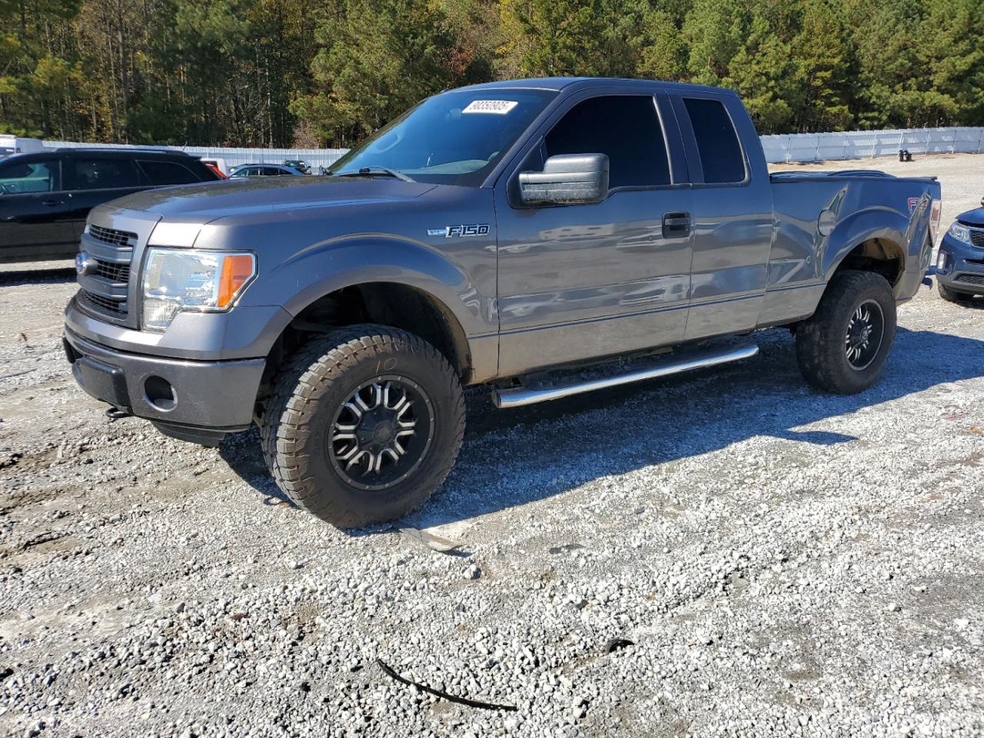 Vue de 2014 FORD F150 SUPER CAB, angle 1