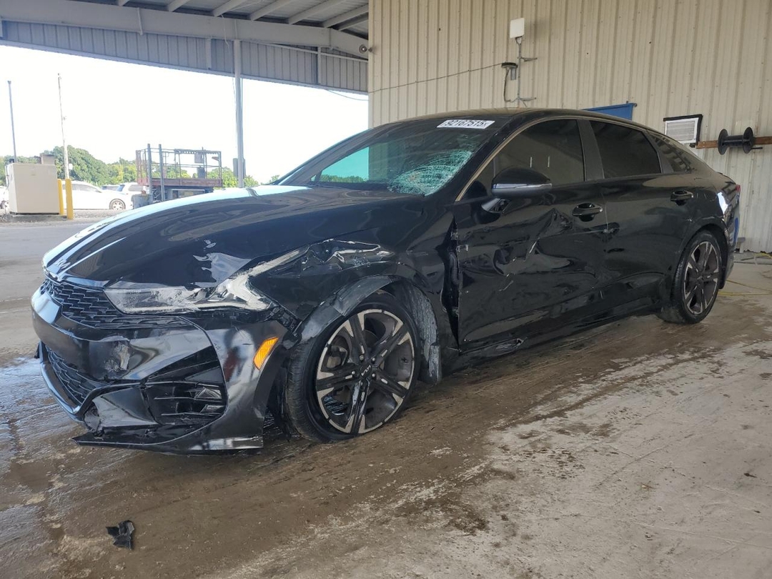 منظر 2022 KIA K5 GT LINE، زاوية 1