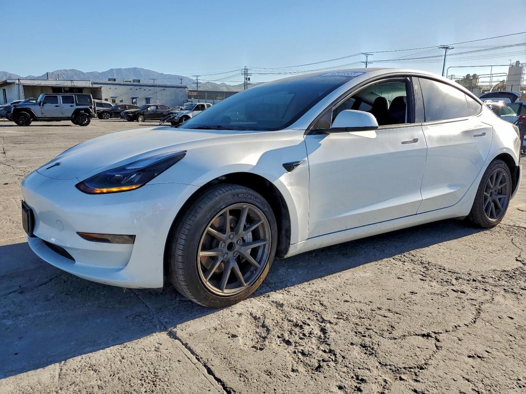 Vista de 2023 TESLA MODEL 3, ángulo 1