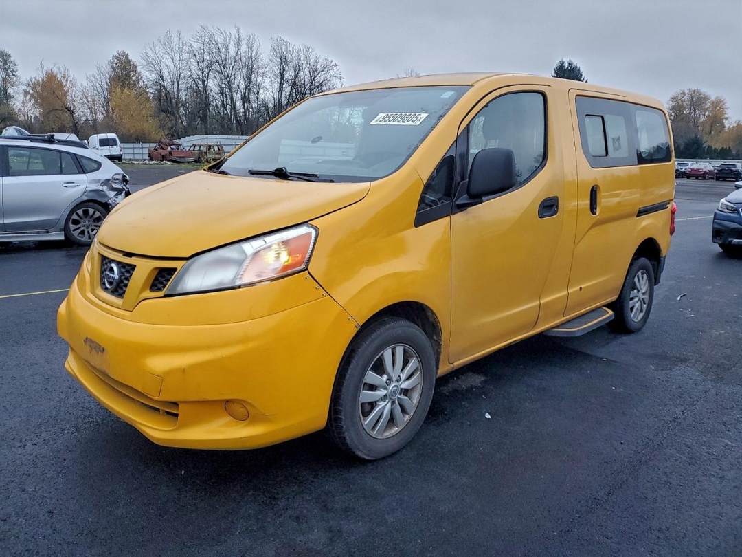 Вид 2014 NISSAN NV200 TAXI, угол 1