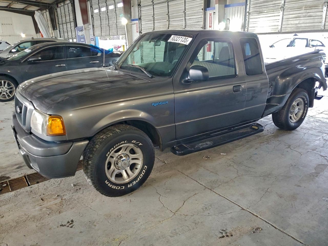 Vue de 2004 FORD RANGER SUPER CAB, angle 1