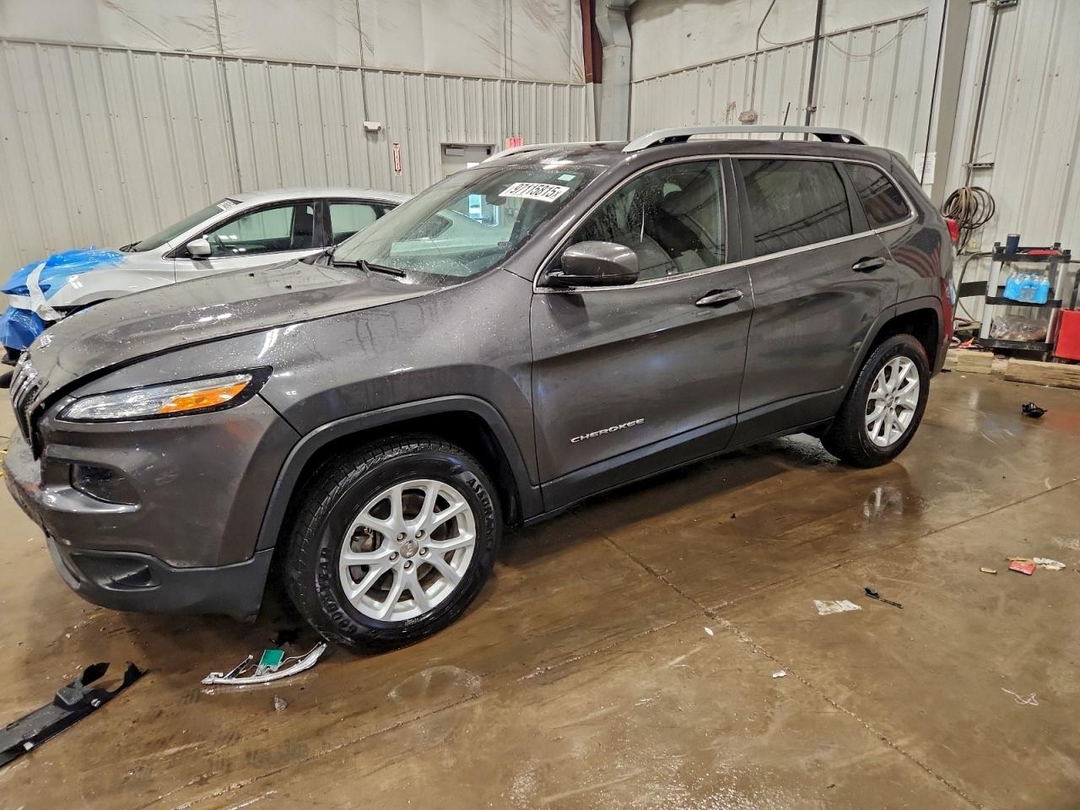 Вид 2017 JEEP CHEROKEE LATITUDE, угол 1