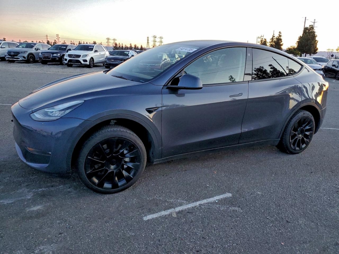Vista de 2023 TESLA MODEL Y, ángulo 1