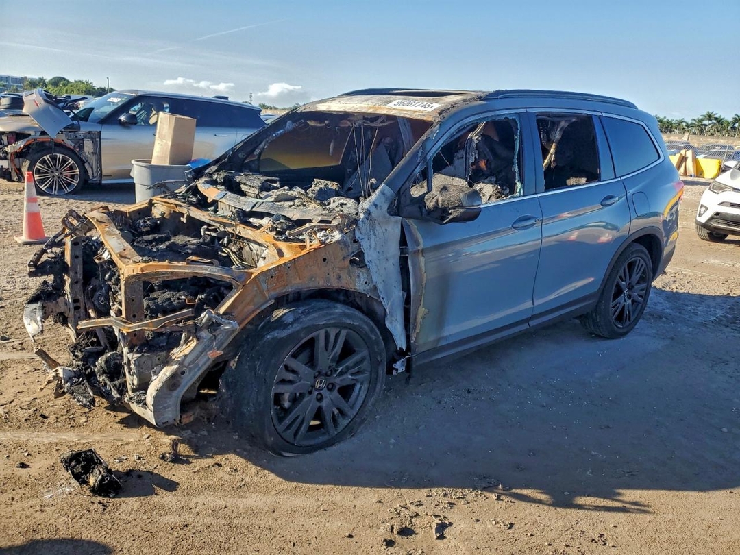Vue de 2022 HONDA PILOT SE, angle 1