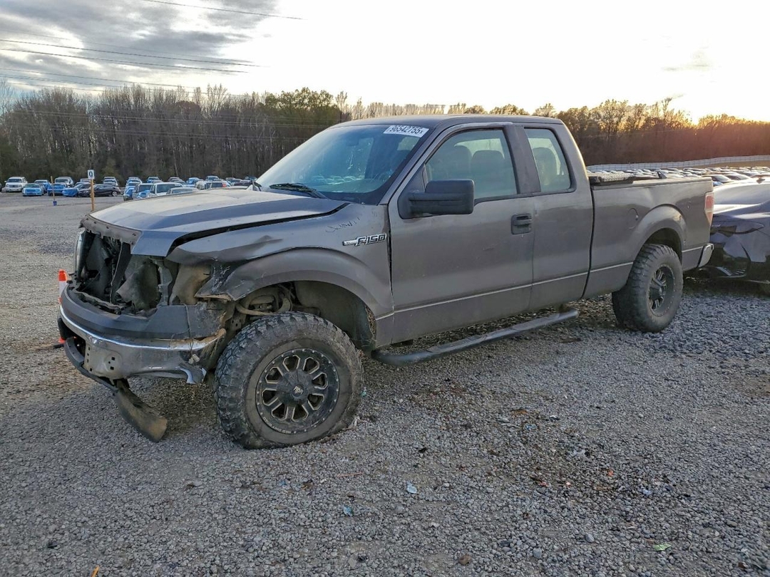 Vue de 2012 FORD F150 SUPER CAB, angle 1