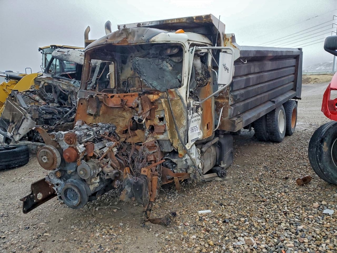 Вид 2007 MACK CV GRANITE DUMP TRUCK, угол 1
