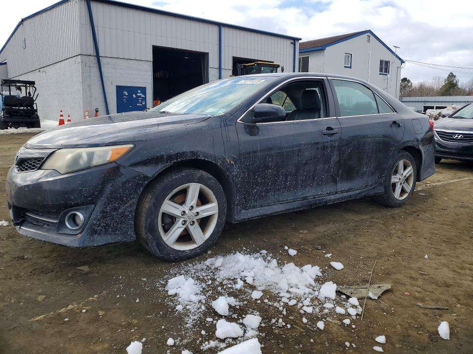 2013 TOYOTA CAMRY L  