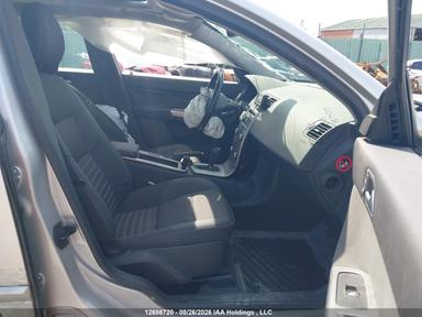 Vista de 2009 Volvo S40 2.4I, ángulo 5