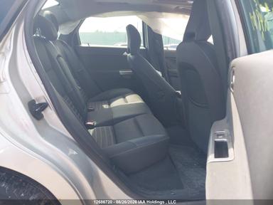 Vista de 2009 Volvo S40 2.4I, ángulo 8