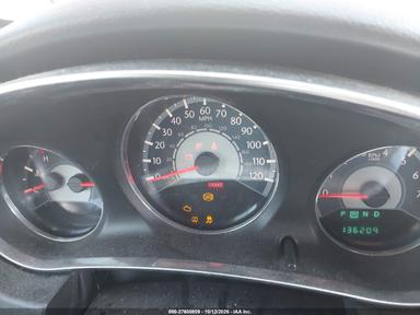 2014 Chrysler 200 Lx view, angle 7