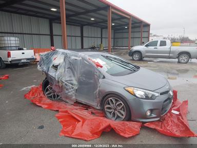 Vue de 2016 Kia Forte Sx, angle 1