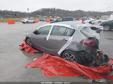 Vue de 2016 Kia Forte Sx, angle 3