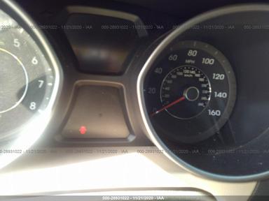 منظر 2014 Hyundai Elantra Limited، زاوية 7