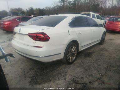 Vedere 2017 Volkswagen Passat 1.8T Se, unghi 4