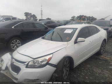 2015 Chevrolet Malibu 1Lt view, angle 2