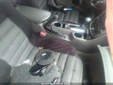 2015 Chevrolet Malibu 1Lt view, angle 5