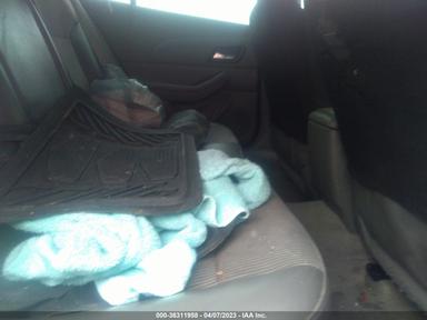 2015 Chevrolet Malibu 1Lt view, angle 8