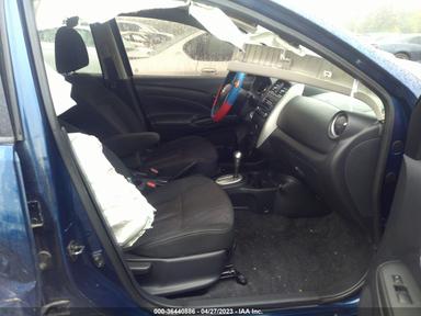 منظر 2018 Nissan Versa 1.6 Sv، زاوية 5