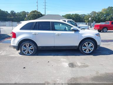 Vue de 2011 Ford Edge Limited, angle 13