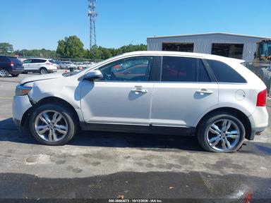 Vue de 2011 Ford Edge Limited, angle 14