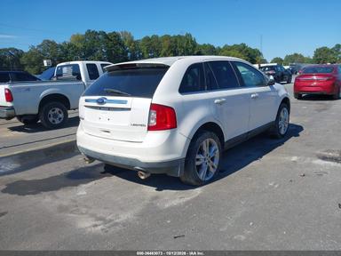Vue de 2011 Ford Edge Limited, angle 4
