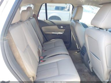 Vue de 2011 Ford Edge Limited, angle 8