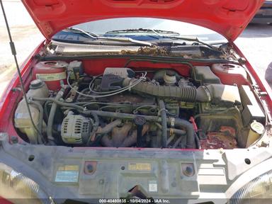 Vue de 1998 Chevrolet Cavalier Ls, angle 10