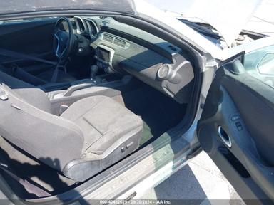 2015 Chevrolet Camaro 1Lt view, angle 5