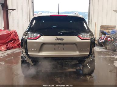 منظر 2020 Jeep Cherokee Limited 4X4، زاوية 17