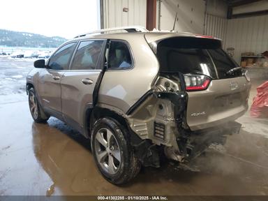 منظر 2020 Jeep Cherokee Limited 4X4، زاوية 3