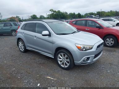 Вид 2012 Mitsubishi Outlander Sport Se, угол 1