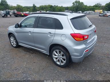 Вид 2012 Mitsubishi Outlander Sport Se, угол 3