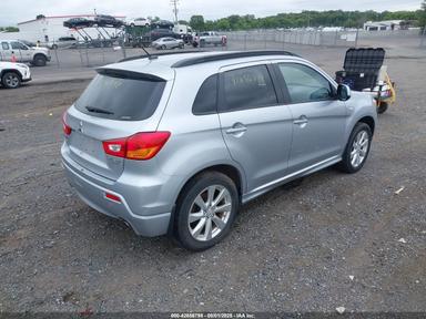 Вид 2012 Mitsubishi Outlander Sport Se, угол 4