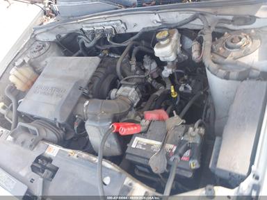 Вид 2010 Ford Escape Xlt, угол 10