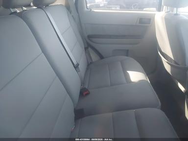 Вид 2010 Ford Escape Xlt, угол 8