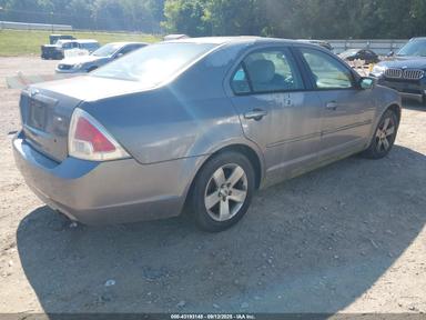 Vue de 2006 Ford Fusion Se, angle 4