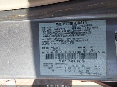 Vue de 2006 Ford Fusion Se, angle 9