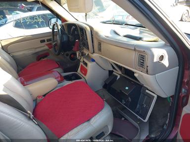 Vista de 2002 Chevrolet Suburban 1500 Lt, ángulo 5