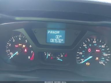 Vue de 2019 Ford Transit-150 Xl, angle 7