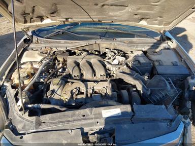Вид 2006 Ford Fusion Se, угол 10