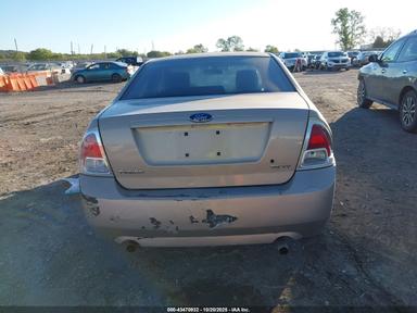 Вид 2006 Ford Fusion Se, угол 16