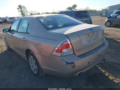 Вид 2006 Ford Fusion Se, угол 3