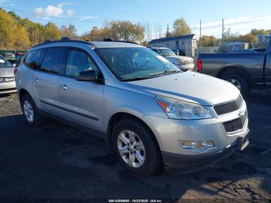 منظر 2011 Chevrolet Traverse Ls، زاوية 1