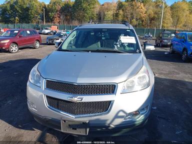 منظر 2011 Chevrolet Traverse Ls، زاوية 6