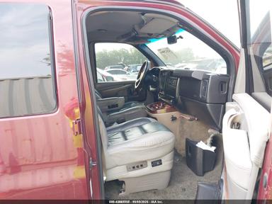 Vista de 2003 Chevrolet Express Upfitter, ángulo 5