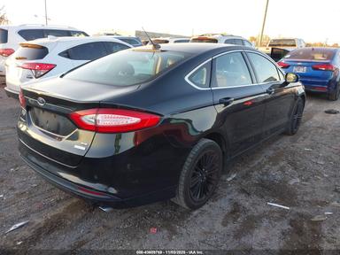 Vedere 2015 Ford Fusion Se, unghi 4