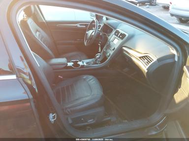 Vedere 2015 Ford Fusion Se, unghi 5