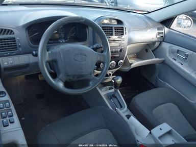 منظر 2009 Kia Spectra Ex LD، زاوية 5