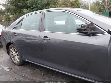 Vista de 2012 Toyota Camry Xle, ángulo 13